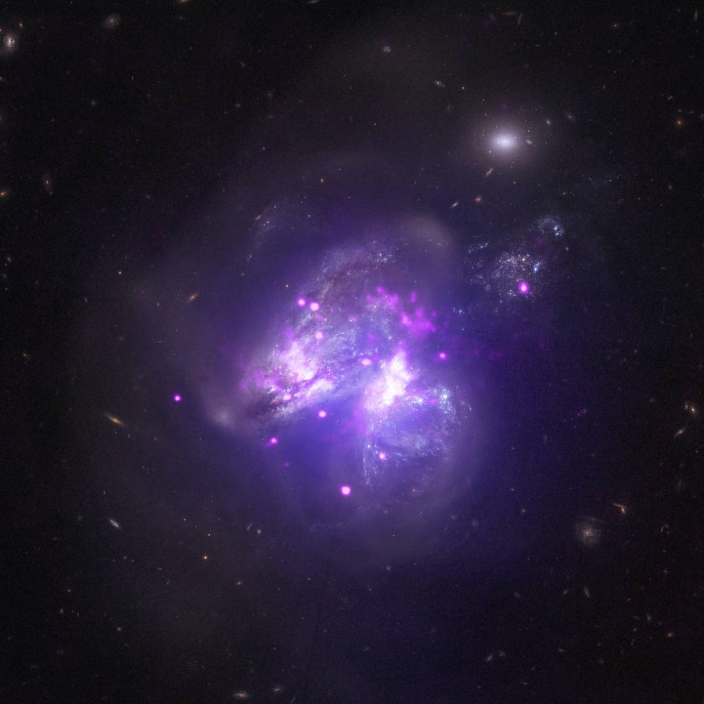 arp299 1024x1024 - دو ماهواره ناسا ادغام کهکشان‌ها را به تصویر می‌کشند