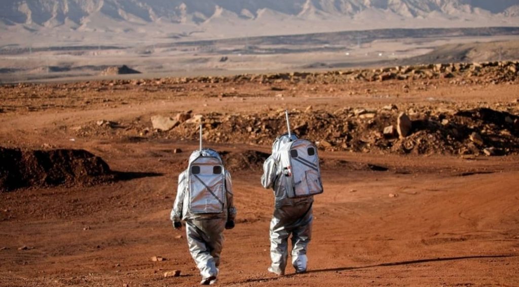 Mars life x675 1024x567 - ایلان ماسک: قیمت بلیط سفر به مریخ در حال حاضر یک تریلون دلار است